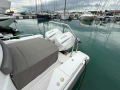 Axopar 28 Cabin