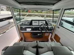 Axopar 28 Cabin