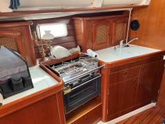 Beneteau Oceanis 381