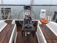 Bavaria CRUISER 33