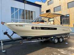 Invictus cx250 Sportboot