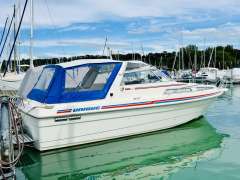 Unique 900 Sport Yacht a motore