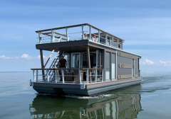 Houseboat  Under Dock  18 2