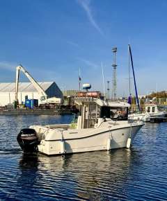 Quicksilver 605 Pilothouse