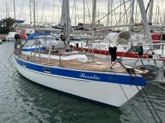 Hallberg-Rassy 352 Center cockpit