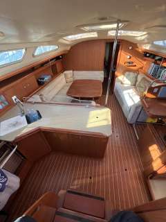 Hunter Marine Hunter 41 deck saloon