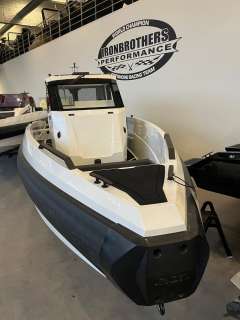 IRON 827 COUPE Cabin cruiser