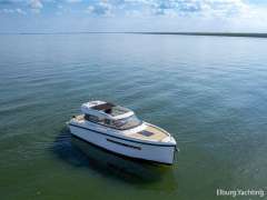 Delta Powerboats 33 Coup&eacute; Deckboat