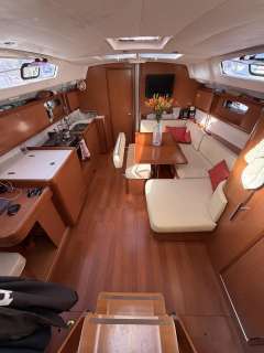 Beneteau Oceanis 43
