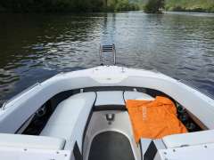 Regal Fastdeck 27 RX