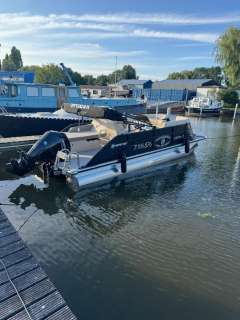Kerman YS6220A Demo met Mercury 80pk Plattbodenschiff