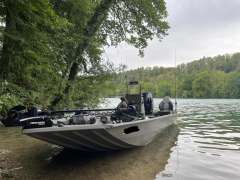 XPress HD20VJ Fishing boat