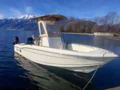 Scout Boats Sportfish 205 Fishing boat