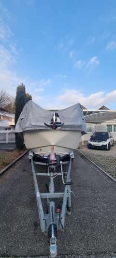 Quicksilver Activ 755 Sundeck