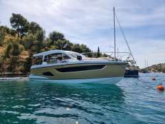 Sealine C390