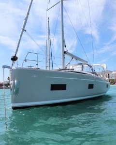 Bavaria 2023 Bavaria C38 mit grauem Rumpf