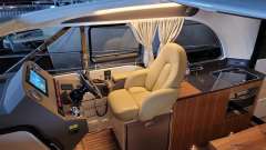 Marex 375/Neuwertig mit 2 x 300 PS Volvo Penta