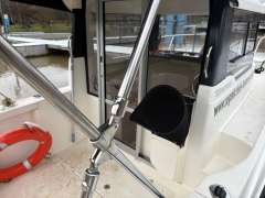 Quicksilver Capture 555 Cabin