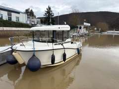 Quicksilver Capture 555 Cabin