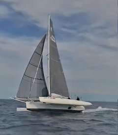 Farrier F32-RX folding trimaran