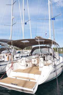 BAVARIA 40 CRUISER 2011