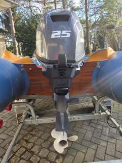 Yamaha F25G auf DSB Hypalon Zephyr 404