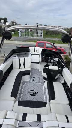 Malibu Wakesetter 22 LSV