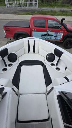 Malibu Wakesetter 22 LSV