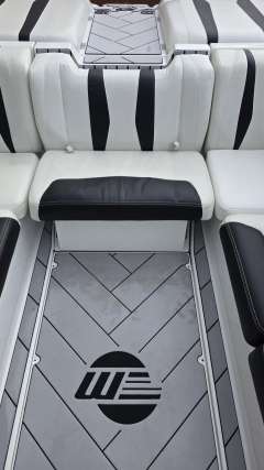 Malibu Wakesetter 22 LSV