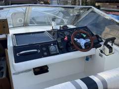 Fairline Carrera 24 –