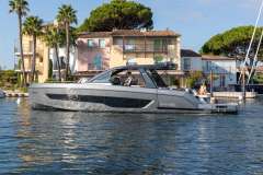Schaefer V44 Konsolenboot