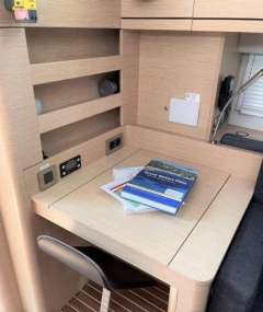 Hanse 548