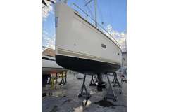 Moody 45 DS yacht from 2020 on a dry dock.