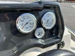 Quicksilver 455 cabin