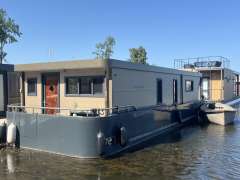 Senso 45 Maritieme Houseboat Yüzer ev
