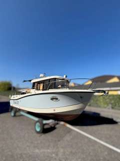 Quicksilver 755 Pilothouse Pilotina