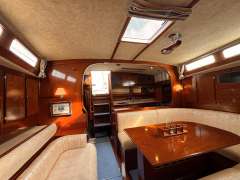 Amel Super Maramu 2000 Red Line