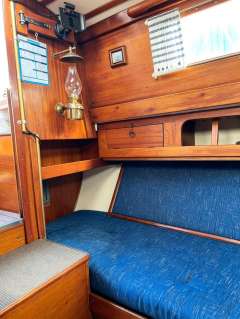 Hallberg-Rassy P28–Ocean-Ready Long Keel