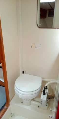 Marine Projects ECLIPSE 33 (Moody)