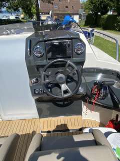 Quicksilver Active Cabin 555