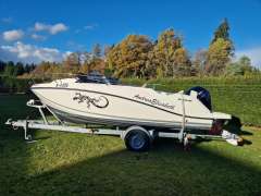 Quicksilver Activ 555 Cabin