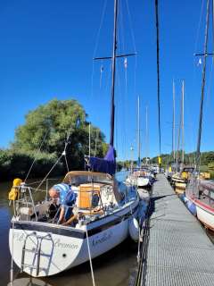 Friendship 28 Friendship 28