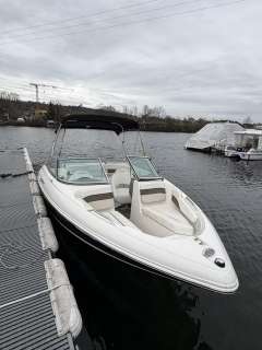Rinker Captiva 192 Bowrider Deck-boat
