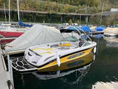 Correct Craft Super Air Nautique 210 Wakeboard/Wakesurf