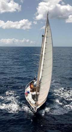 Bruce Roberts Offshore 38