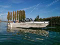 MerCruiser bateau moteur 6 places / 120-140CV Bateau de sport