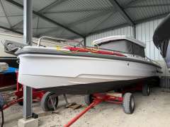 Axopar 28 Cabin