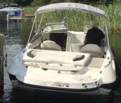 Stingray 208 CR Cabin