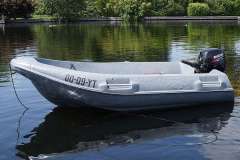 River 290 Motoros yacht