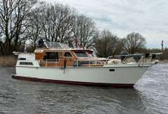 Lowland Fantasia DS Motoryacht